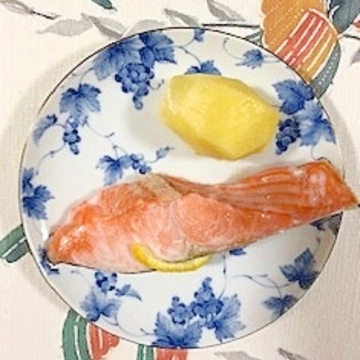 紅鮭のトースター焼きに、柚子のしぼり汁